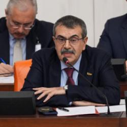 Bakan Tekin'den K&uuml;rt&ccedil;e &ouml;ğretmen a&ccedil;ıklaması