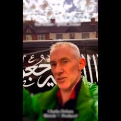  Batı'da ezber bozan g&ouml;r&uuml;nt&uuml;! İngiliz vatandaş Bakara Suresi'ni b&ouml;yle anlattı