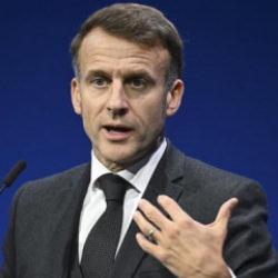 'Darbe' videosu Fransa'yı karıştırdı! Macron harekete ge&ccedil;ti