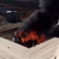 Elazığ&rsquo;da park halindeki ara&ccedil; alev alev yandı