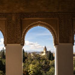 &ldquo;End&uuml;l&uuml;s&rsquo;&uuml;n kızıl tacı&rdquo;: Asırlardır zarafetini koruyor!