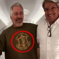 Epstein davasının skandal fotoğrafı: Eski İsrailli istihbarat&ccedil;ı uyarmıştı: Şantaj i&ccedil;in...