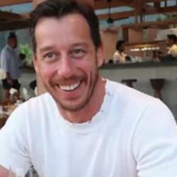 Eser K&uuml;&ccedil;&uuml;kerol aslında kimdir? Eser G&ouml;khan K&uuml;&ccedil;&uuml;kerol neden g&ouml;zaltına alındı?