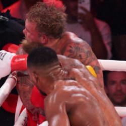 Fenomen boks&ouml;r&uuml;n &ccedil;enesi iki yerden kırılmış: Titanyum plak takıldı