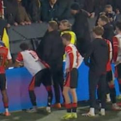 Feyenoord'da Robin van Persie bardağı taşırdı! Taraftarla hararetli tartışma
