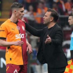 Galatasaray'da Okan Buruk'un g&ouml;zdesi Sallai'ye Premier Lig'den talip