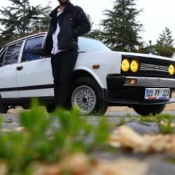 G&ouml;z&uuml; gibi baktığı 45 yıllık aracına kimseyi galoşsuz bindirmiyor