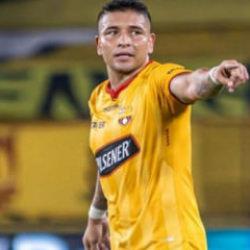 G&uuml;ney Amerika futbolu yasta! Mario Pineida, eşi ve annesinin yanında &ouml;ld&uuml;r&uuml;ld&uuml;