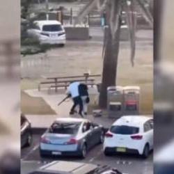 Avustralya'da Başbakan'dan kahraman Ahmed'e hastanede ziyaret: Benim i&ccedil;in bir onur