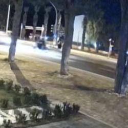 İzmir'de feci kaza! Otomobilin &ccedil;arptığı motosikletli hayatını kaybetti!