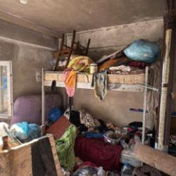 Akılalmaz g&ouml;r&uuml;nt&uuml;! Eve giren ekipler şoke oldu