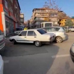 Kırıkkale'de film sahnelerini aratmayacak anlar: Ehliyetsiz s&uuml;r&uuml;c&uuml;n&uuml;n faturası ağır oldu