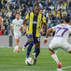 Ligin namağlup tek takımı Fenerbah&ccedil;e, 5 eksikle Ey&uuml;pspor'a konuk olacak