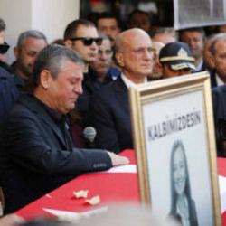 Manisa, ilk kadın başkanına ağladı: G&uuml;lşah Durbay'a duygusal veda