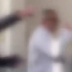 &Ouml;ğretmenle alay eden liselilere ibretlik ceza