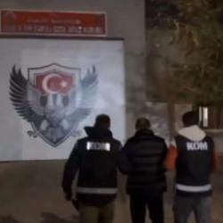 "R&uuml;şvet" soruşturmasında 1 avukat tutuklandı, 1 avuta ev hapsi