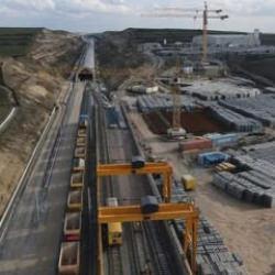 Projenin ilk etabında sona doğru! Seyahat s&uuml;resi 4 saatten 1,5 saate d&uuml;şecek...