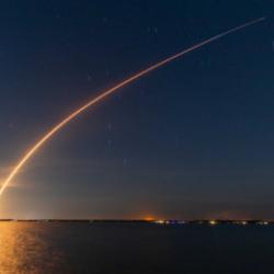 Starlink uydusu y&ouml;r&uuml;ngede infilak etti! Atmosferde yanarak kaybolacak