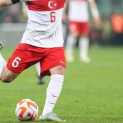 S&uuml;per Lig'de ayrılık: Milli takımın eski yıldızı bavulunu topluyor