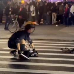 Tayvan'da sis bombası ve bı&ccedil;akla saldırı d&uuml;zenlendi: 2 &ouml;l&uuml;, 7 yaralı