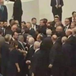 TBMM'de b&uuml;t&ccedil;e maratonunda gerginlik