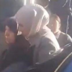 Tıka basa dolu minib&uuml;ste facia: Yaşlı kadın yola d&uuml;şt&uuml;!