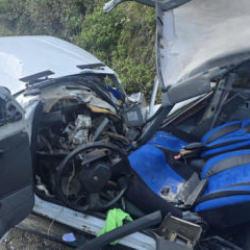 Trabzon'da otomobilin &uuml;zerine kaya par&ccedil;ası d&uuml;şt&uuml;: 5 yaralı