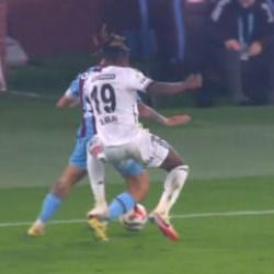 Trabzonspor - Beşiktaş ma&ccedil;ının VAR kayıtları a&ccedil;ıklandı