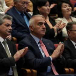 T&uuml;rk diline hizmet edenler &ouml;d&uuml;llendirildi!