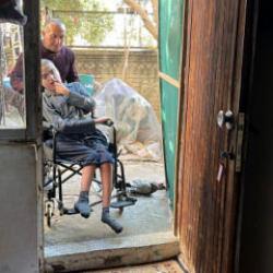 &Uuml;vey babanın engelli oğlu i&ccedil;in yaptığı fedak&acirc;rlık imrendirdi