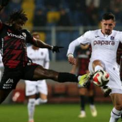 Başkent'te 7 gole sahne olan Gen&ccedil;lerbirliği-Trabzonspor ma&ccedil;ı S&uuml;per Lig tarihine ge&ccedil;ti