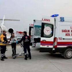 6 g&uuml;nl&uuml;k bebek ambulans u&ccedil;akla İstanbul'a sevk edildi