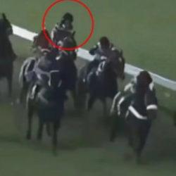 Attan d&uuml;şen 16 yaşındaki jokey hayatını kaybetti