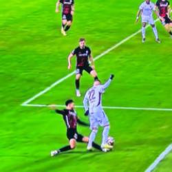 Başkent'te tartışmalı pozisyon! Trabzonspor penaltı kazandı