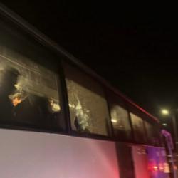 Amed&rsquo;in otob&uuml;s&uuml; Bodrum&rsquo;da taşlandı: Cam patladı, polis araya girdi