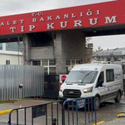 Esenyurt'taki kazada hayatını kaybeden 3 kişinin cenazesi Adli Tıp Kurumunda