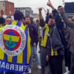Fenerbah&ccedil;e taraftarı Sadettin Saran i&ccedil;in &Ccedil;ağlayan Adliyesi'nde