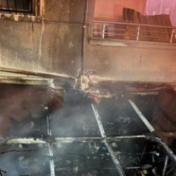 İstanbul'da iş yeri yangını! Patlamalar binayı alev topuna &ccedil;evirdi