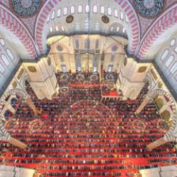 Kubbeler bizden ihtişam değil h&uuml;rmet bekliyor