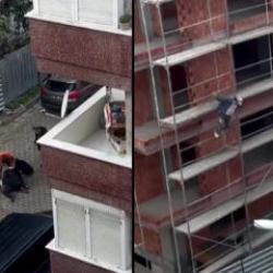 İş&ccedil;ilere k&uuml;f&uuml;rl&uuml; saldırı! Arkadaşlarına yardıma koşan iş&ccedil;i kamerada