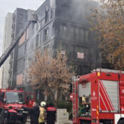 Kadık&ouml;y Bağdat Caddesi'nde 5 katlı binada yangın!