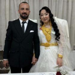 Kırgız gelin ve Y&uuml;ksekovalı damadın kargoda başlayan aşkı: &lsquo;Aşk engel tanımaz&rsquo;