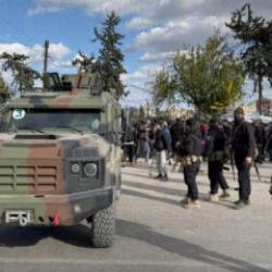 Lazkiye'de h&uuml;k&uuml;met karşıtı eylem! 1'i g&uuml;venlik g&ouml;revlisi 3 can kaybı