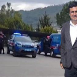 Ortaokul &ouml;ğrencisi okul m&uuml;d&uuml;r&uuml;n&uuml; t&uuml;fekle vurdu!