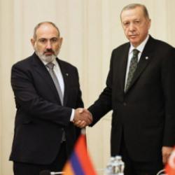 Paşinyan'dan T&uuml;rkiye mesajı: 'Vakti geldi' diye duyurdu