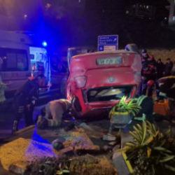 Polisten ka&ccedil;an otomobil takla attı: Biri ağır 3 yaralı