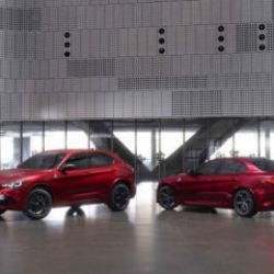 Sadece 63 adet &uuml;retilen Giulia ve Stelvio Quadrifoglio &ldquo;Collezione&rdquo; tanıtıldı