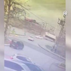 Şarampole yuvarlanan iş&ccedil;i servisinin kaza anı kamerada