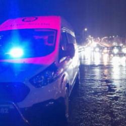  Silivri'de yolun karşısına ge&ccedil;mek isteyen kadına servis aracı &ccedil;arptı