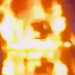 Şişli'de seyir halindeki otomobilde yangın: Trafik aksadı